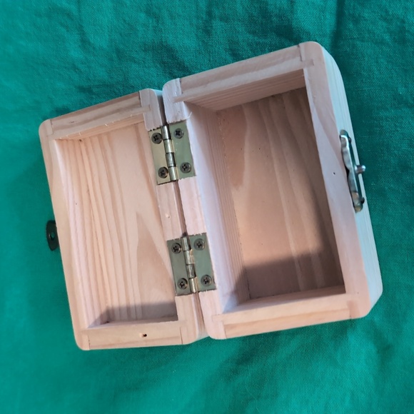 Bundle of Two Wooden Boxes Proof Sunglass Box + Smaller Hinge and Latch Box - Picture 10 of 11